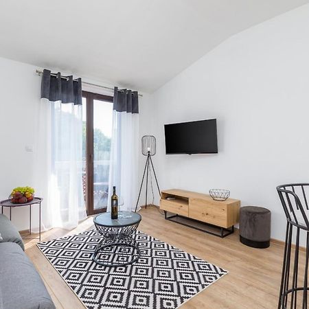 Wine House Apartments & Rooms Marceta 法扎纳 外观 照片