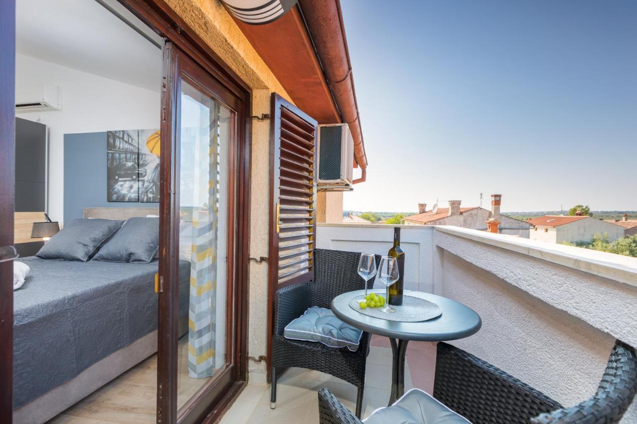 Wine House Apartments & Rooms Marceta 法扎纳 外观 照片