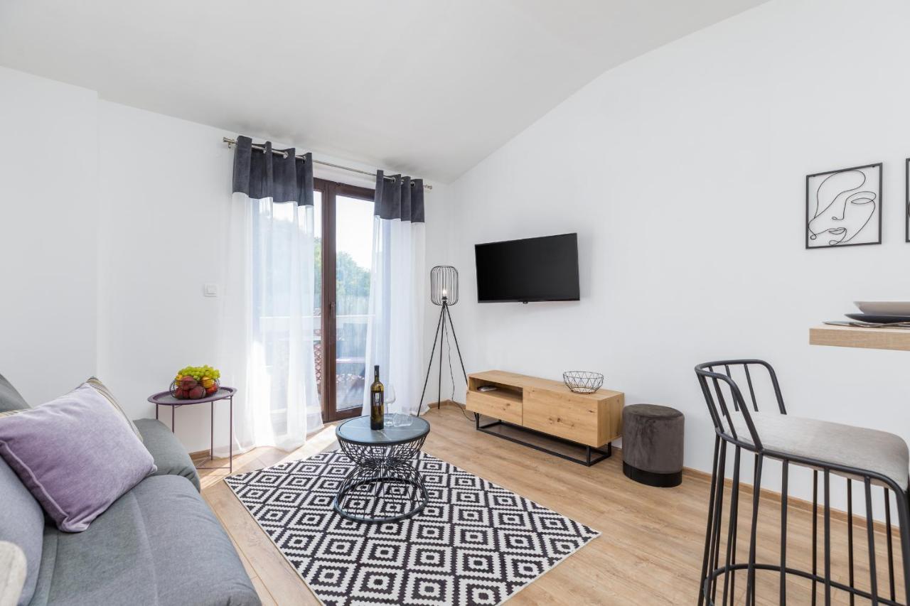 Wine House Apartments & Rooms Marceta 法扎纳 外观 照片