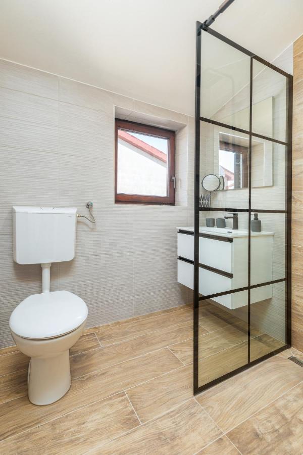 Wine House Apartments & Rooms Marceta 法扎纳 外观 照片