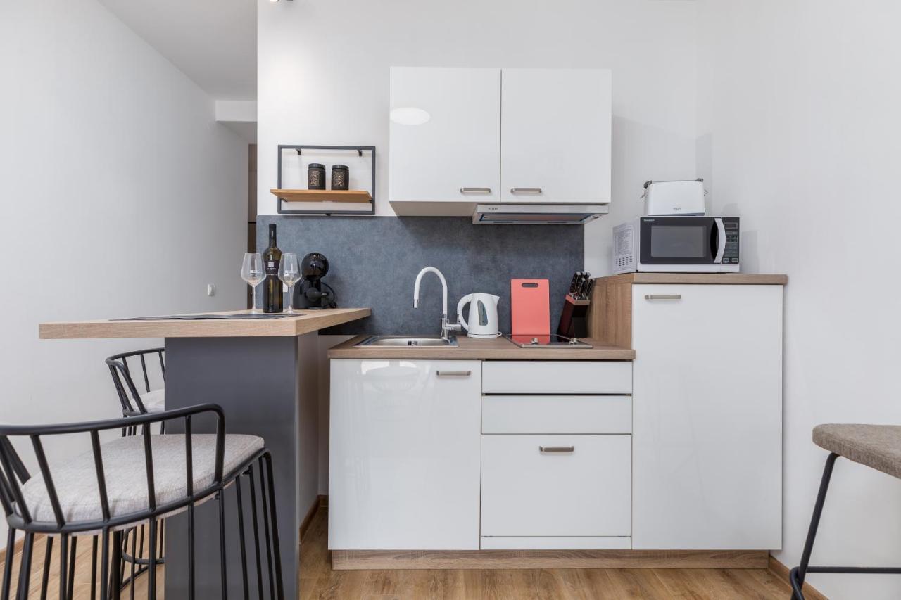 Wine House Apartments & Rooms Marceta 法扎纳 外观 照片