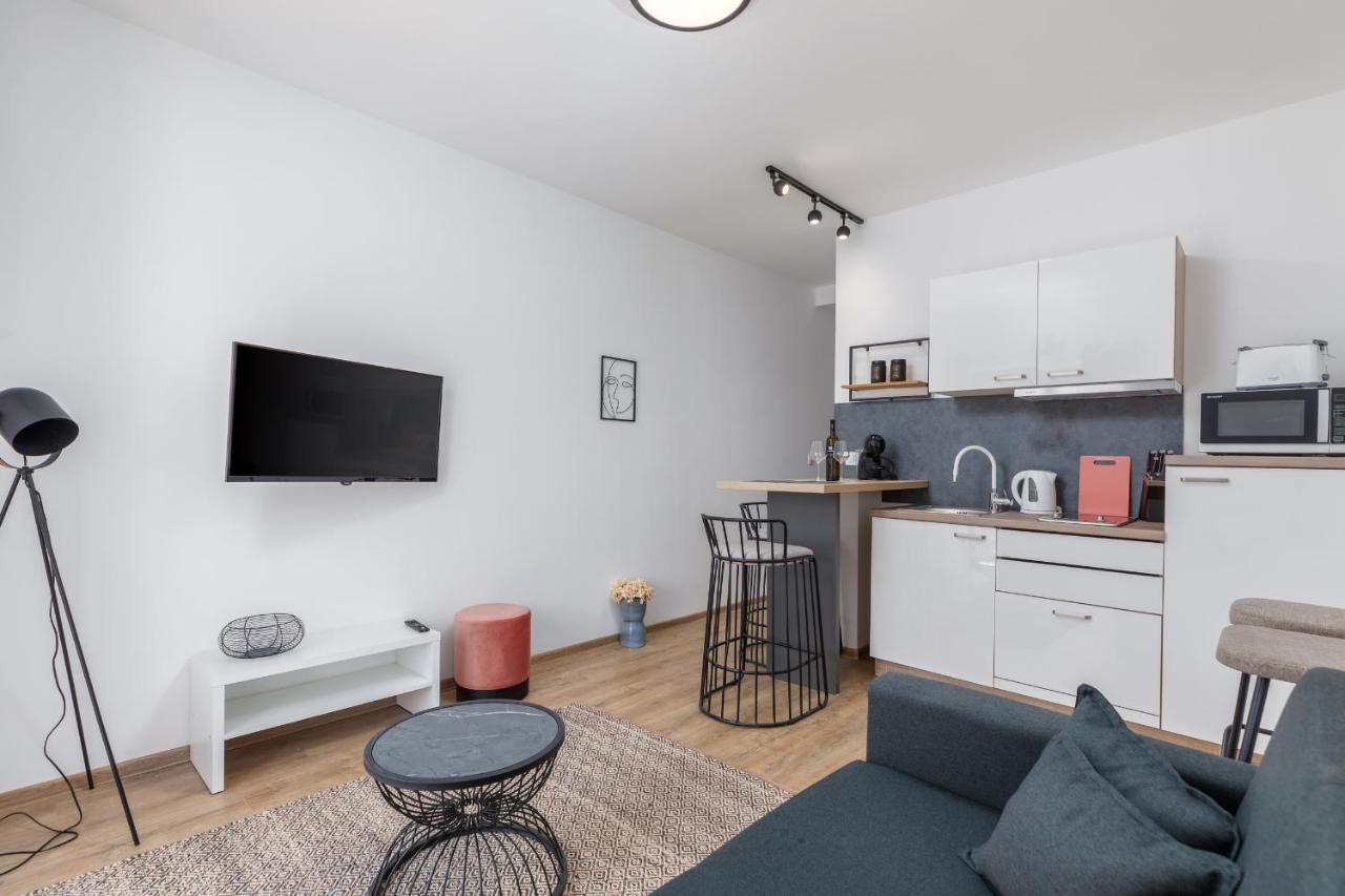 Wine House Apartments & Rooms Marceta 法扎纳 外观 照片