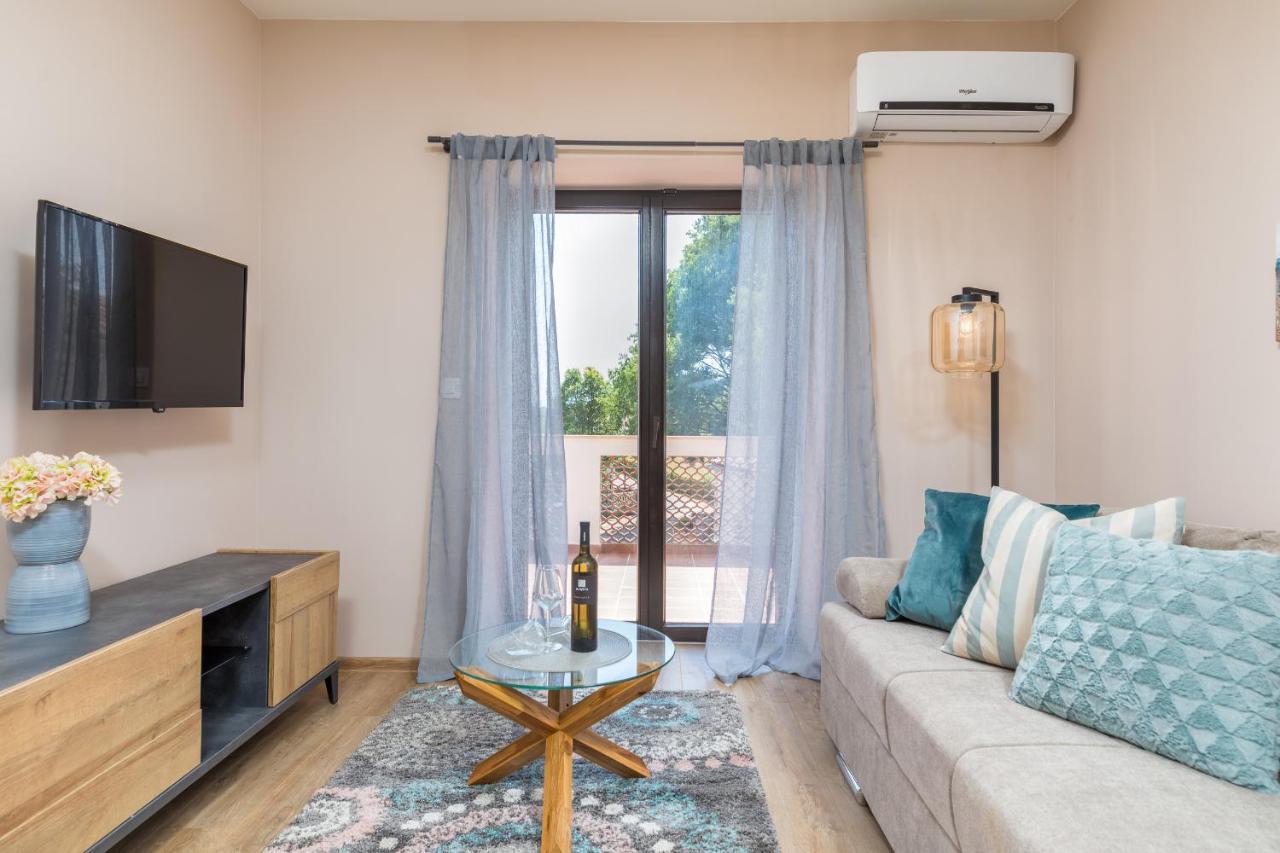 Wine House Apartments & Rooms Marceta 法扎纳 外观 照片