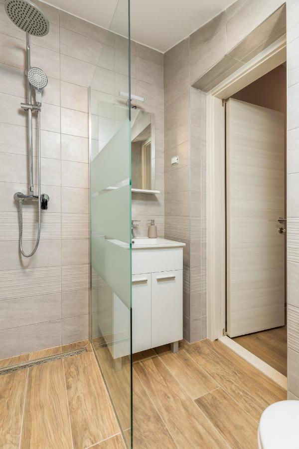 Wine House Apartments & Rooms Marceta 法扎纳 外观 照片