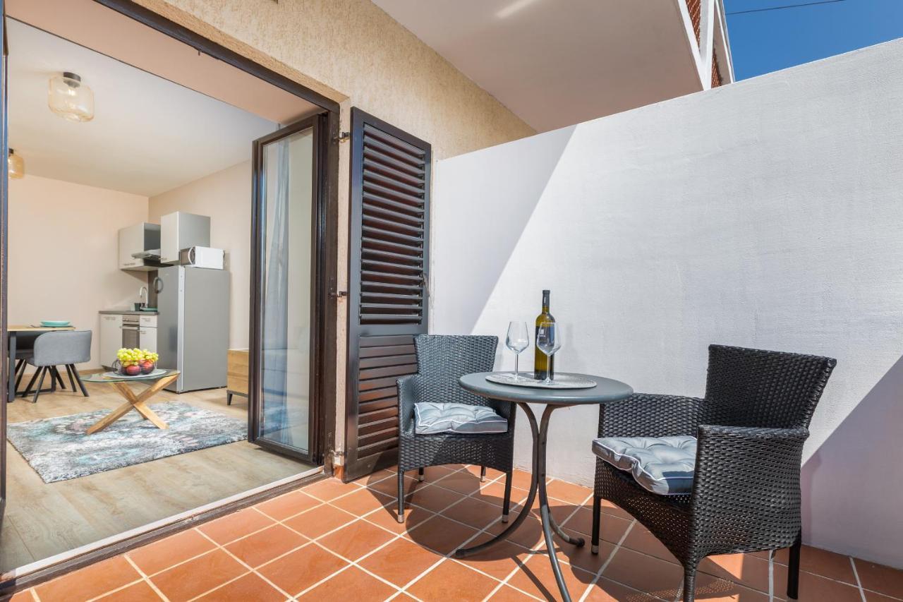 Wine House Apartments & Rooms Marceta 法扎纳 外观 照片