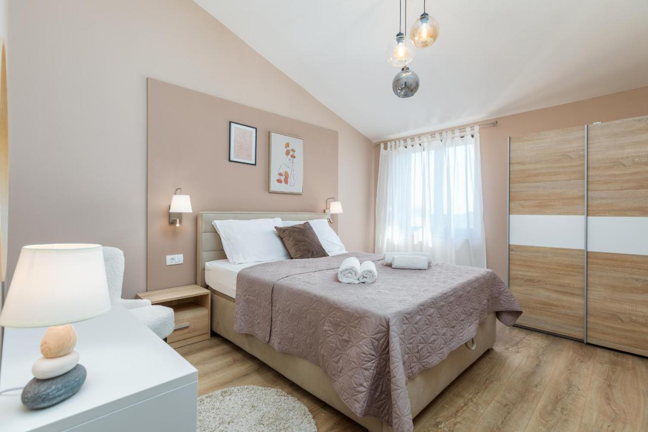 Wine House Apartments & Rooms Marceta 法扎纳 外观 照片