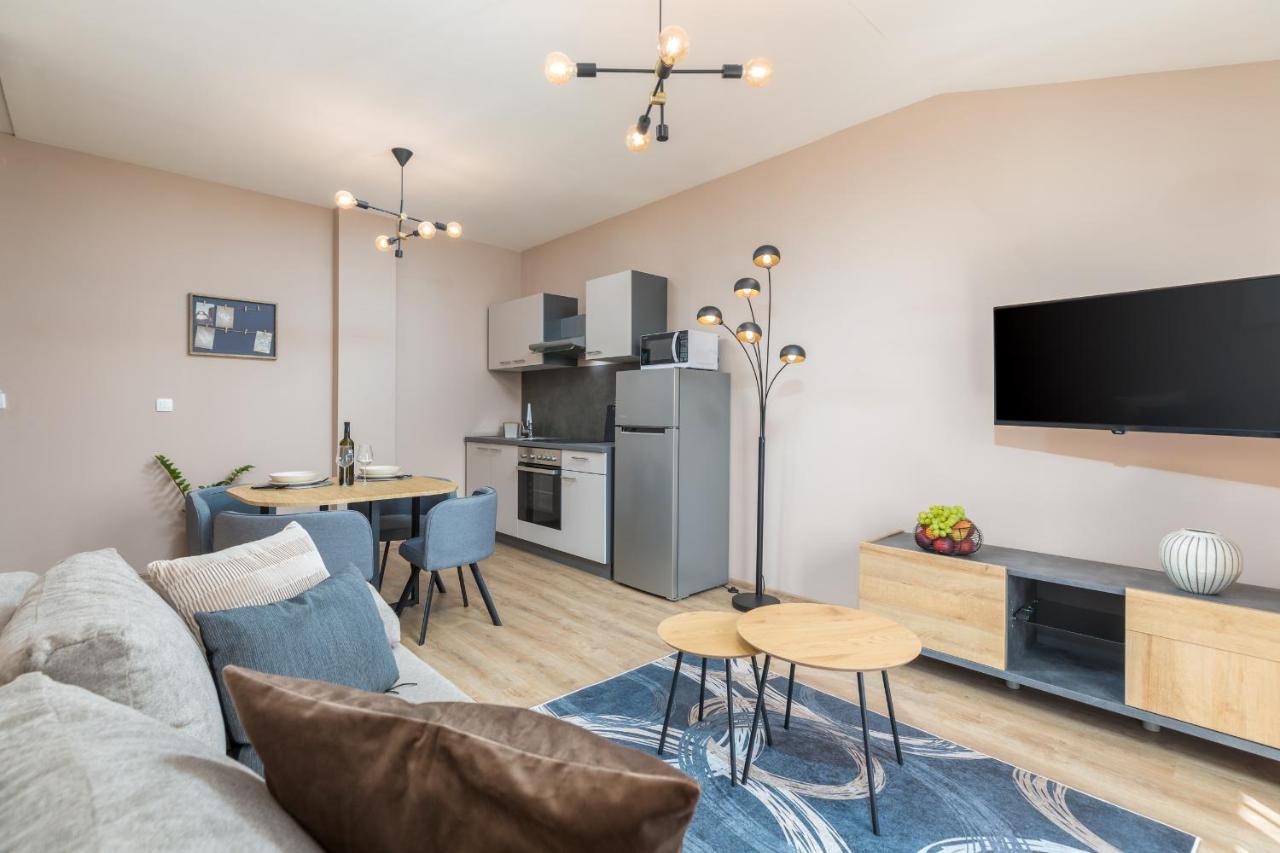 Wine House Apartments & Rooms Marceta 法扎纳 外观 照片
