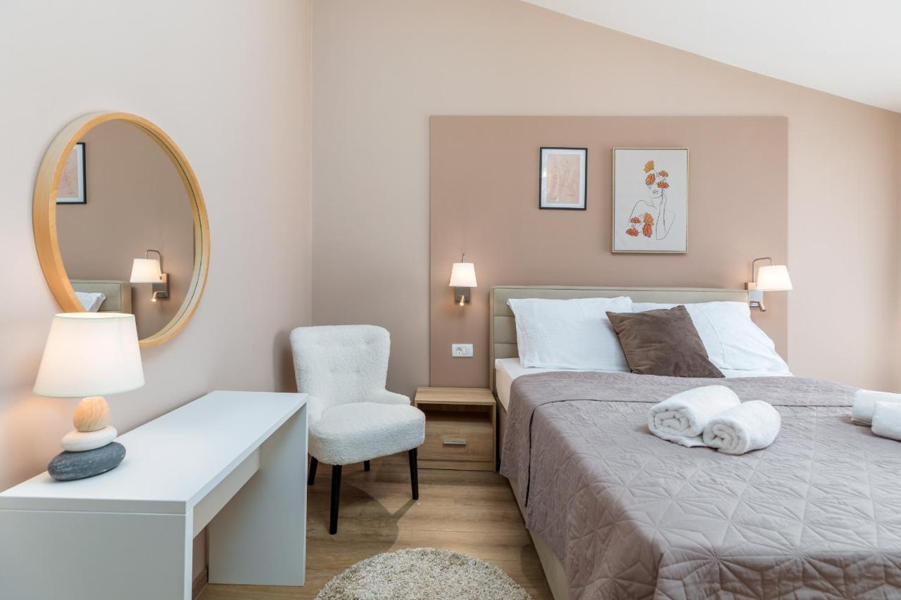 Wine House Apartments & Rooms Marceta 法扎纳 外观 照片
