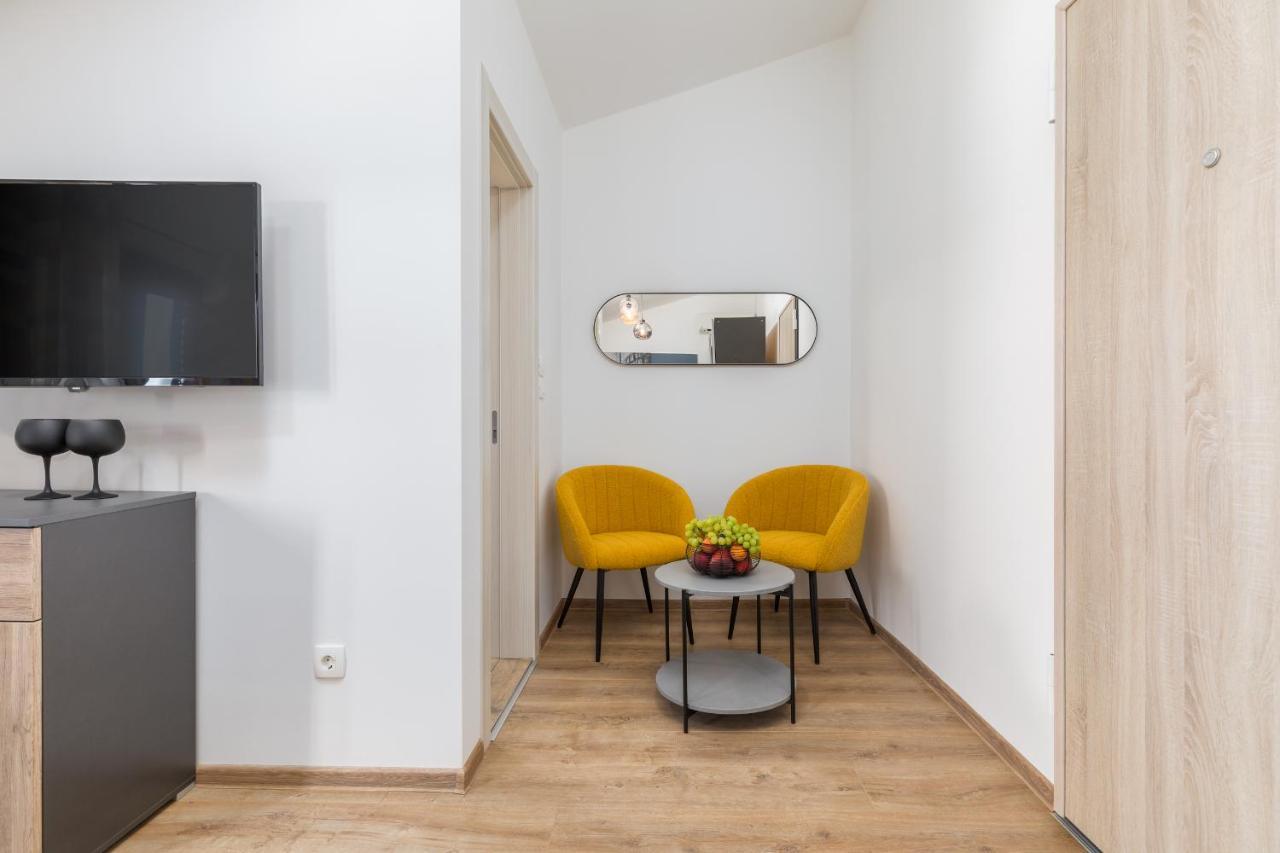 Wine House Apartments & Rooms Marceta 法扎纳 外观 照片