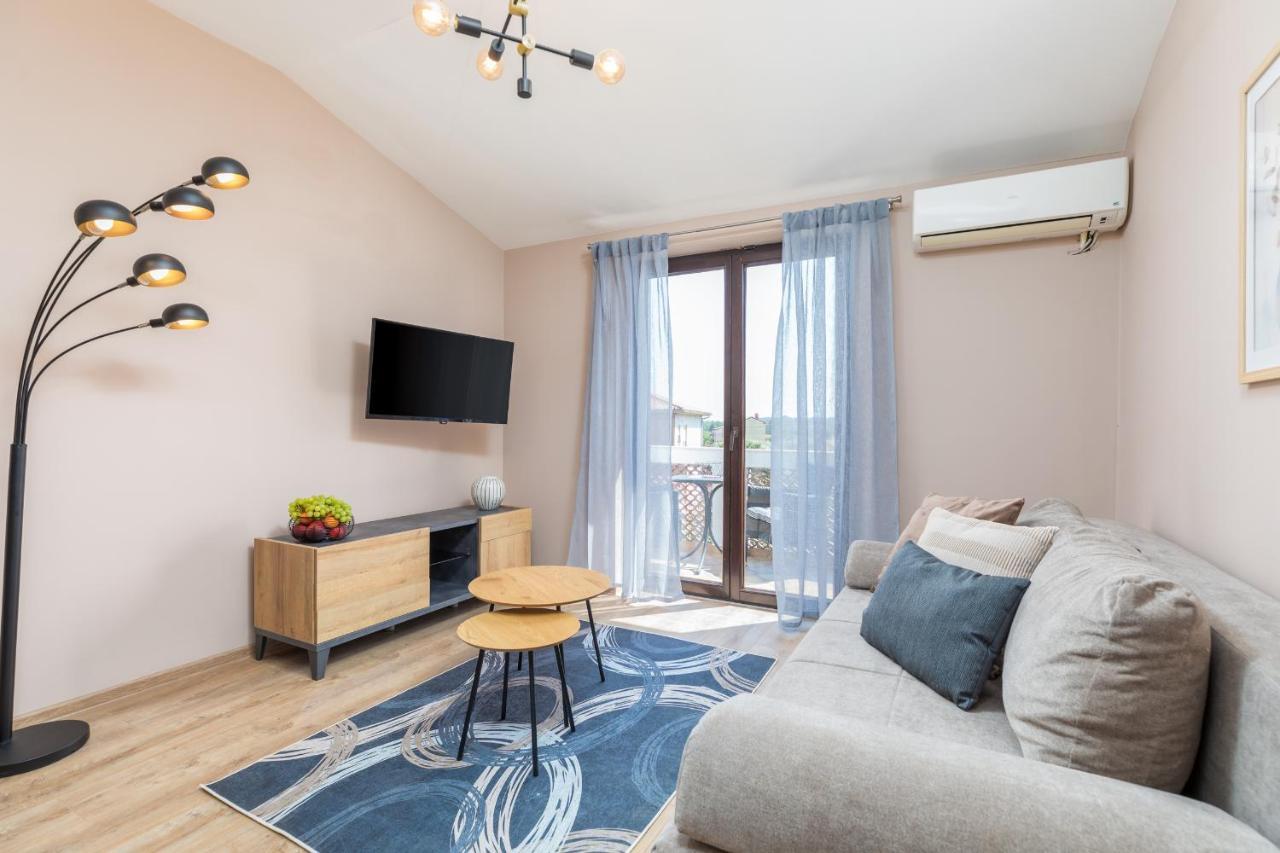Wine House Apartments & Rooms Marceta 法扎纳 外观 照片