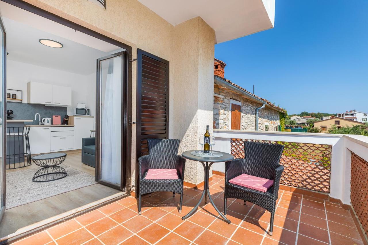 Wine House Apartments & Rooms Marceta 法扎纳 外观 照片