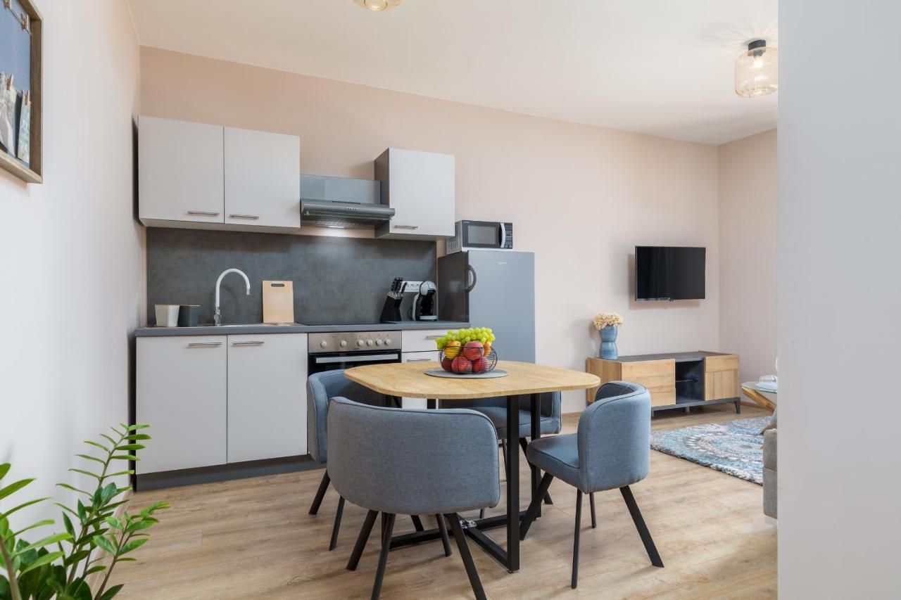 Wine House Apartments & Rooms Marceta 法扎纳 外观 照片